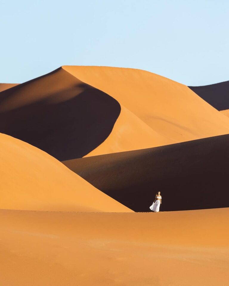 Gorgeous photo shoot in the Moroccan Sahara desert (3)